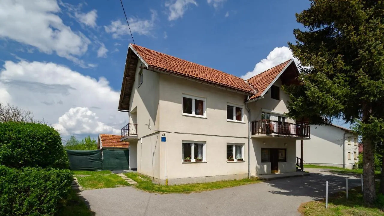 Apartment Apartman Gradina Gomirje
